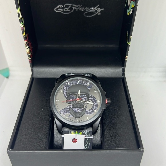 Ed Hardy men’s 3D skull dial Floral  silicone strap analog watch New - Picture 1 of 6